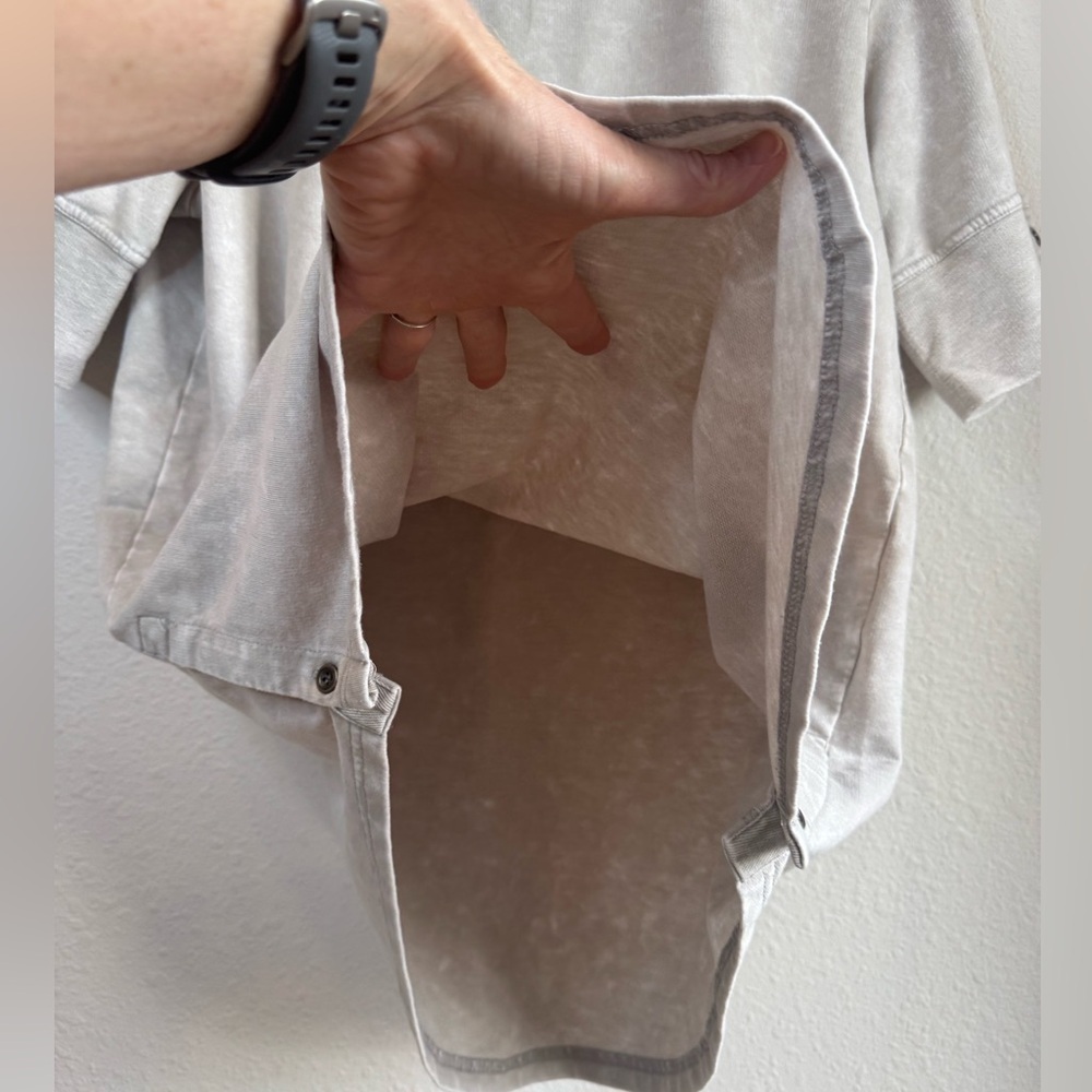 JANE+DELANCEY Short Sleeve Sweatshirt with Button Detail - Picture 8 of 9
